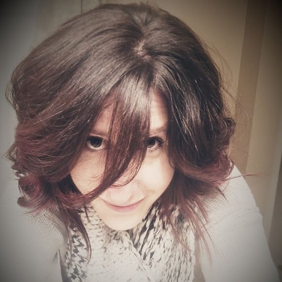 Meet your Posher, Laura - Picture 1 of 1